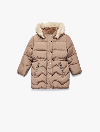 Uzun Kollu Peluş Detaylı Kapşonlu Fermuarlı Şişme Mont