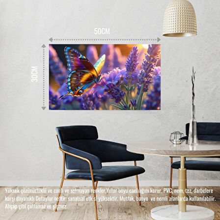 KELEBEK PARLAYAN GÜNEŞ IŞIĞI ALTINDA LAVANTA ÇİÇEĞİNİN ÜZERİNDE DİNLENİYOR 06 ÇERÇEVESİZ 50X30 CM PVC TABLO