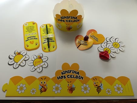 OKULUNA / SINIFINA HOŞ GELDİN ÖĞRENCİ TACI VE HEDİYE KARTI SETİ(5 PARÇA)  12'Lİ 01