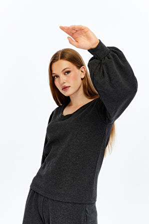 Kadın Dokulu V Yaka Bluz