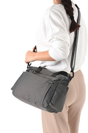 Kadın 5 Gözlü Suya Dayanıklı Paraşüt Kumaş Ayarlanabilir Çapraz Askılı El Ve Omuz Çantası