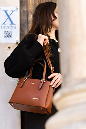 Kadın Uzun Askılı 4 Bölmeli Gold Aksesuarlı Sade Şık Taba Omuz Ve El Çantası