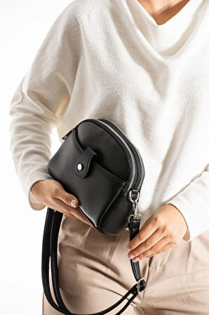 Kadın Suni Deri Ayarlanabilir Çapraz Askılı 4 Bölmeli Mıknatıs Toka Detaylı Siyah Omuz Çantası