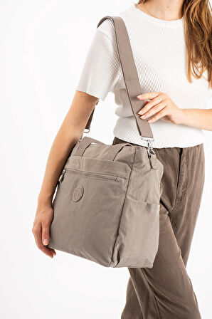 Kadın Büyük Boy Bölmeli Suya Dayanıklı Paraşüt Kumaş Çapraz Ve Omuz Askılı Vizon Rengi Çanta