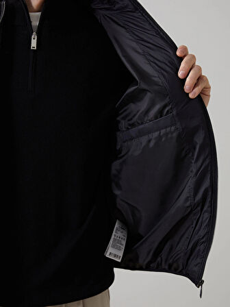 LCWAIKIKI Classic Siyah Standart Kalıp Dik Yaka Erkek Şişme Mont