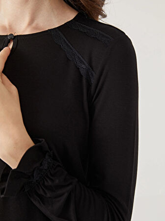 LCW Grace Siyah Bisiklet Yaka Dantel Detaylı Kadın Bluz