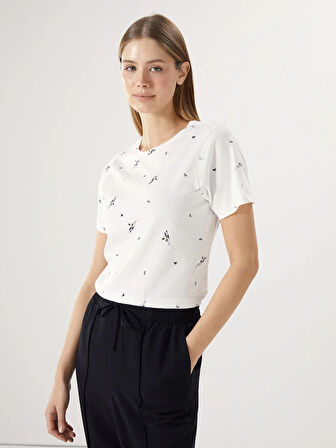 LCWAIKIKI Classic Ekru Bisiklet Yaka Desenli Kadın Tişört