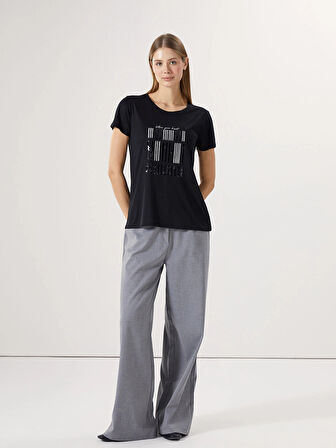 LCWAIKIKI Classic Siyah Bisiklet Yaka Pul Payet İşlemeli Kadın Tişört