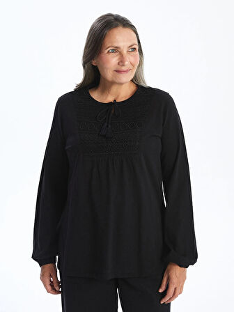 LCW Grace Siyah Bağlamalı Yaka Nakışlı Kadın Bluz