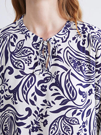 LCWAIKIKI Classic Mavi Bağlamalı Yaka Çiçekli Kadın Bluz