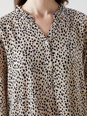 LCW Grace Ekru Kaçık Yaka Leopar Desenli Kadın Bluz