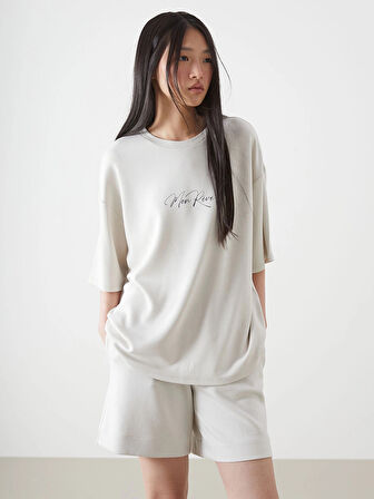 LCW Vision Bej Bisiklet Yaka Baskılı Oversize Kadın Tişört