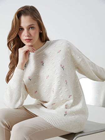 LCW Modest Ekru Bisiklet Yaka Çiçek Nakışlı Kadın Triko Tunik