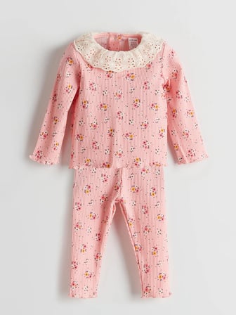 LCW baby PEMBE Bisiklet Yaka Çiçekli Kız Bebek Bluz ve Tayt 2'li