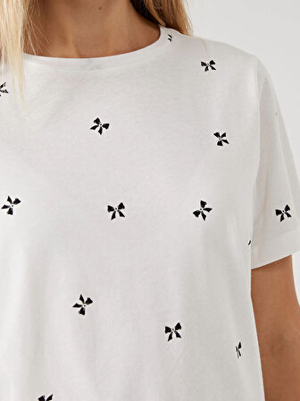 LCWAIKIKI Classic Ekru Bisiklet Yaka Desenli Kadın Tişört