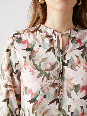 LCWAIKIKI Classic Karişik Bağlamalı Yaka Çiçekli Kadın Bluz