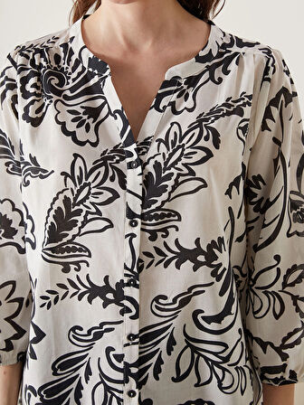 LCWAIKIKI Classic Siyah Kaçık Yaka Çiçekli Kadın Bluz