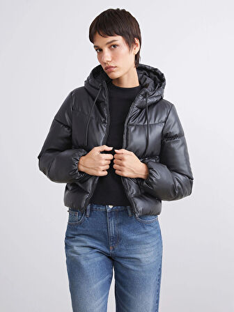 LCW Vision Siyah Kadın Kapüşonlu Düz Şişme Mont