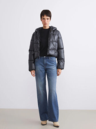 LCW Vision Siyah Kadın Kapüşonlu Düz Şişme Mont