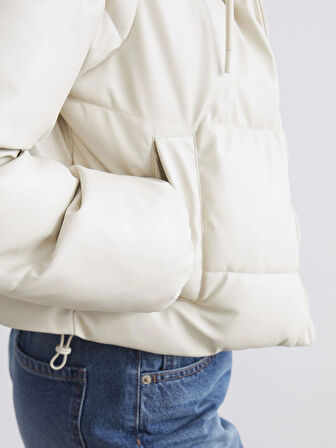 LCW Vision Ekru Kadın Kapüşonlu Düz Şişme Mont