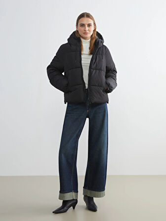 LCW Vision Siyah Kapüşonlu Kadın Şişme Mont