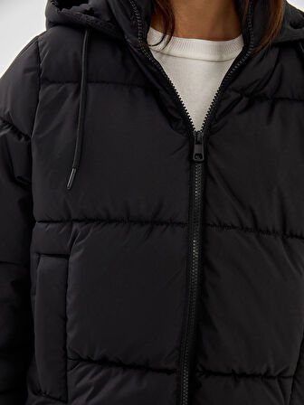 LCW Vision Siyah Kapüşonlu Kadın Şişme Mont