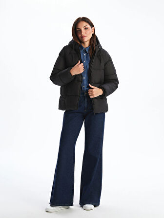 LCWAIKIKI Classic Siyah Kapüşonlu Kadın Şişme Mont