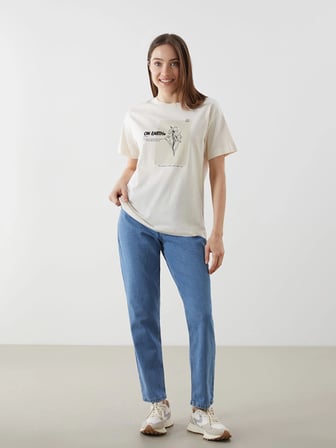 LCW Comfort Bej Bisiklet Yaka Baskılı Kadın Tişört