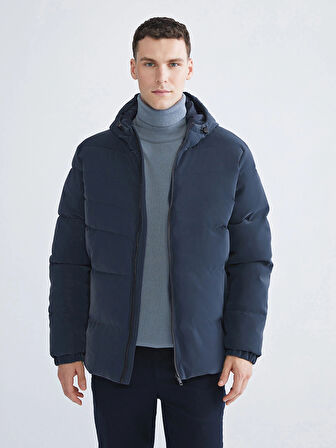 LCWAIKIKI Classic Lacivert Standart Kalıp Kapüşonlu Erkek Şişme Mont