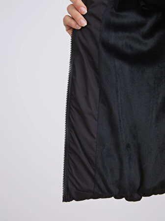 LCW Vision Siyah Kadın Kapüşonlu Düz Şişme Mont