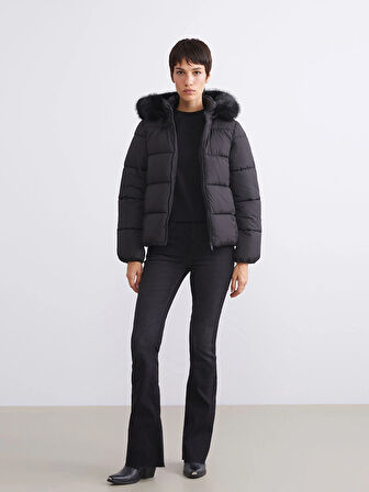 LCW Vision Siyah Kadın Kapüşonlu Düz Şişme Mont