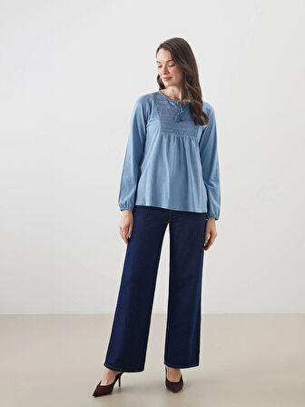 LCW Grace Mavi Bisiklet Yaka Nakışlı Bluz