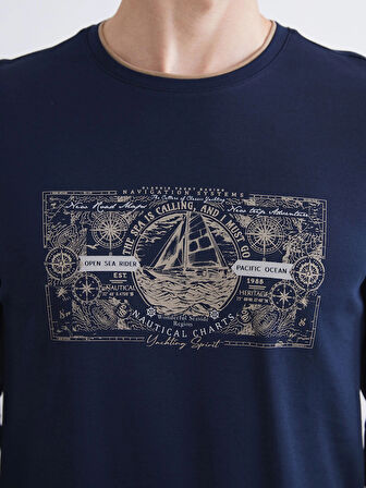 LCWAIKIKI Classic Lacivert Bisiklet Yaka Uzun Kollu Baskılı Erkek Sweatshirt