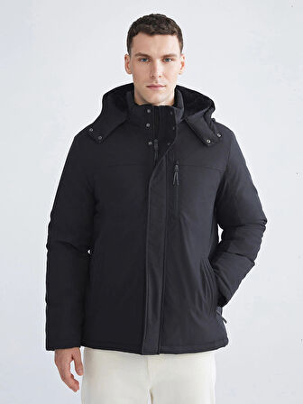 LCWAIKIKI Classic Siyah Standart Kalıp Kapüşonlu Erkek Mont