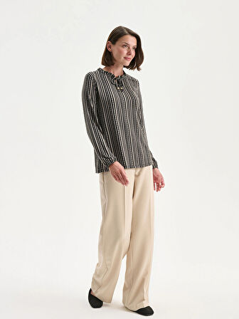 LCW Grace Siyah Bağlamalı Yaka Desenli Bluz