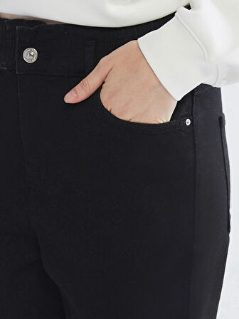LCWAIKIKI Classic Siyah Slim Mom Kadın Jean Pantolon