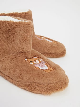 LCW STEPS Bej Nakışlı Pelüş Kız Çocuk Ev Botu Panduf