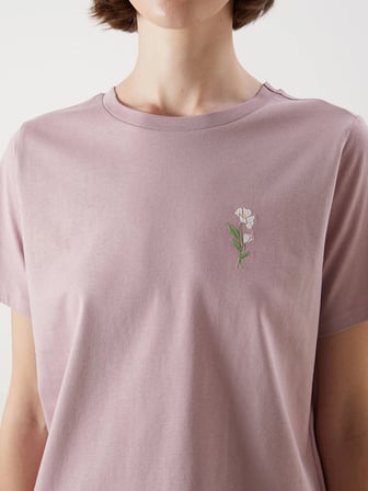 LCWAIKIKI Classic Pembe Bisiklet Yaka Çiçek Nakışlı Kadın Tişört