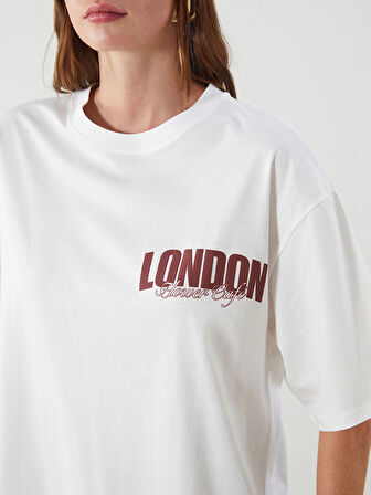 LCW Vision Ekru Bisiklet Yaka London Baskılı Oversize Kadın Tişört