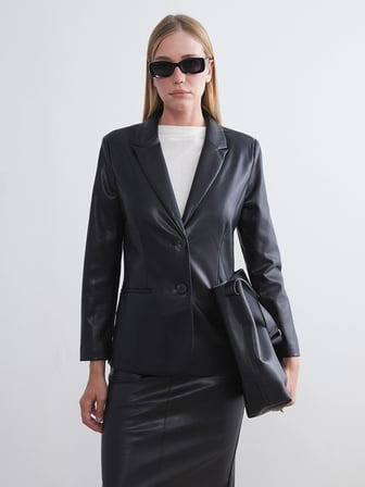 LCWAIKIKI Classic Siyah Kadın Deri Görünümlü Blazer Ceket