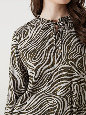 LCW Grace Karışık Bağlamalı Yaka Desenli Bluz