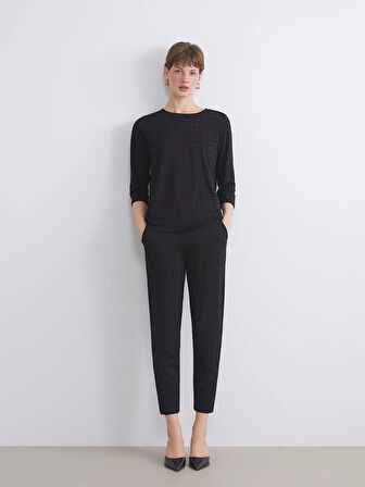 LCWAIKIKI Classic Siyah Bisiklet Yaka Taşlı Bluz