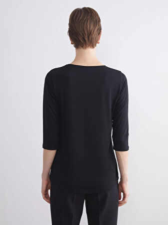 LCWAIKIKI Classic Siyah Bisiklet Yaka Boncuk İşlemeli Kadın Tişört