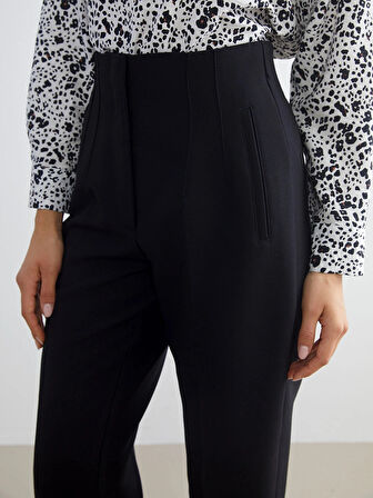 LCWAIKIKI Classic Siyah Büyük Beden Standart Fit Kadın Cigarette Pantolon