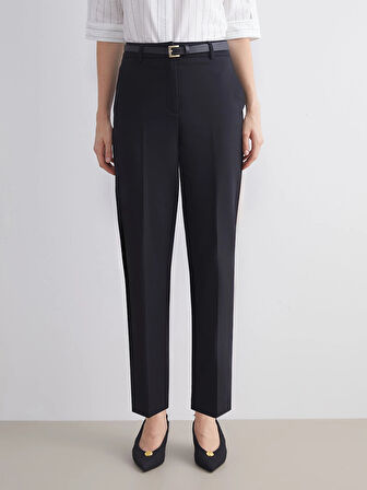 LCWAIKIKI Classic Siyah Büyük Beden Beli Kemerli Kadın Cigarette Pantolon
