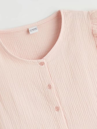 LCW Kids Pembe V Yaka Fırfır Detaylı Müslin Kız Çocuk Gömlek