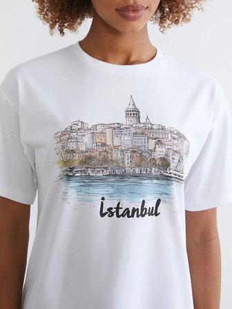 XSIDE Beyaz Bisiklet Yaka İstanbul Baskılı Kadın Tişört