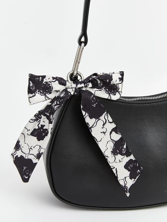 LCW ACCESSORIES Siyah Fular Aksesuarlı Kadın Omuz Çantası