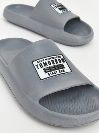 LCW STEPS Gri Slogan Baskılı Erkek Terlik