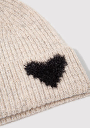 Kalp Detaylı Bej Bere 1913605-30757